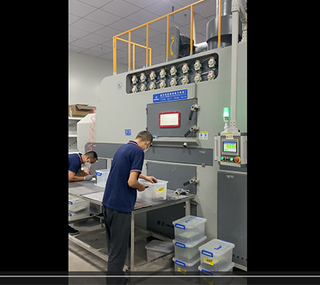 苏州客户案例：汽车配件自动喷砂机工作视频