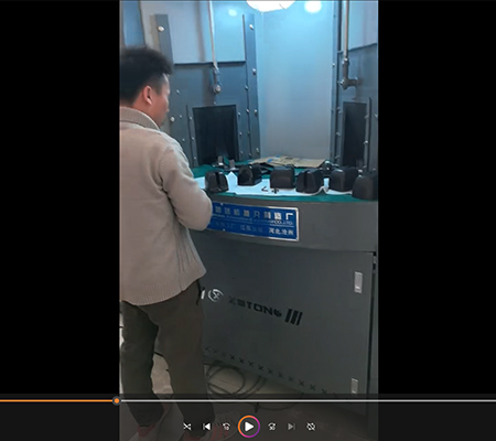 广州客户案例：卫浴用品喷砂机工作视频