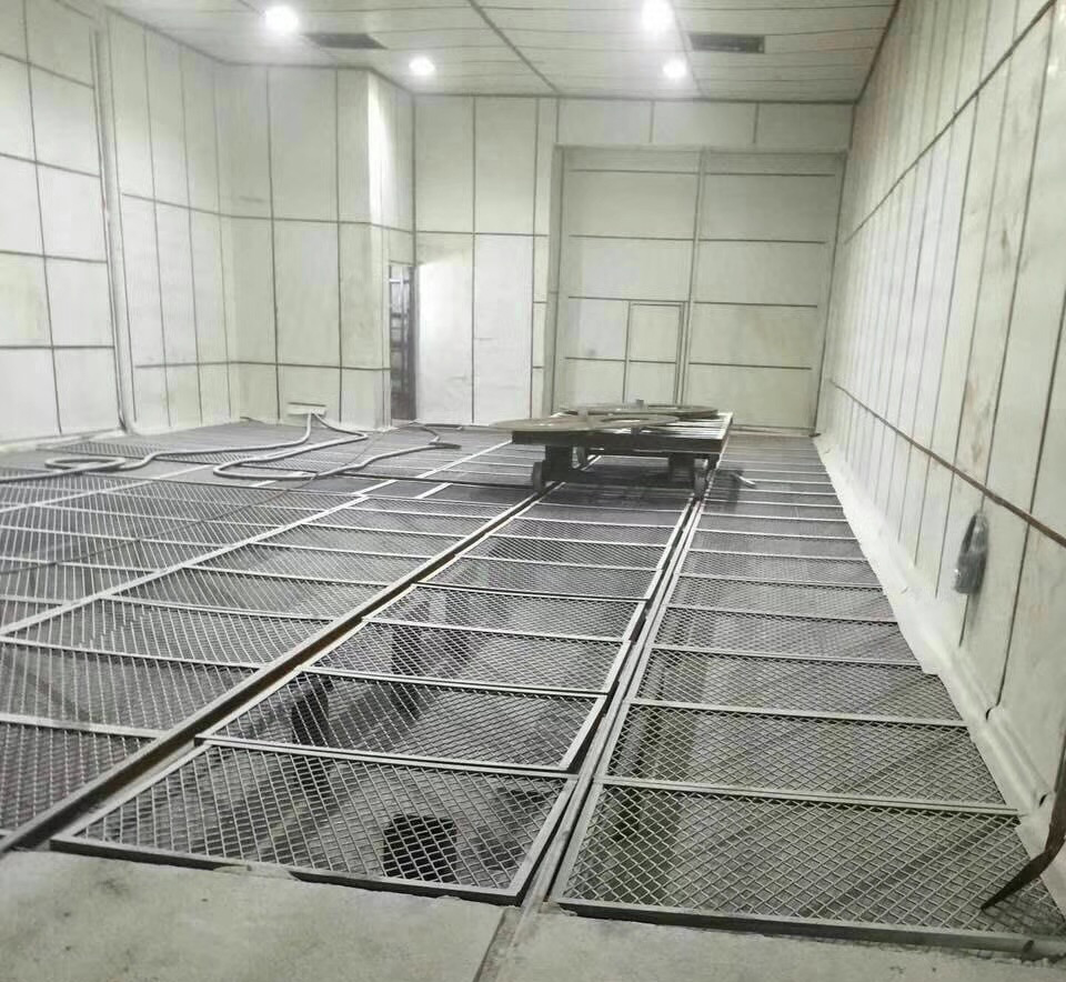深圳百超机械喷砂房设备实拍图 深圳百超机械喷砂房设备实拍图
